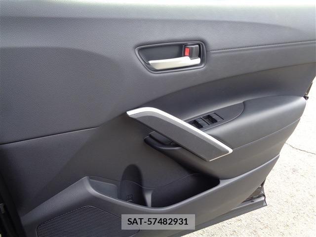 Toyota COROLLA CROSS 2025-04 8870671-28