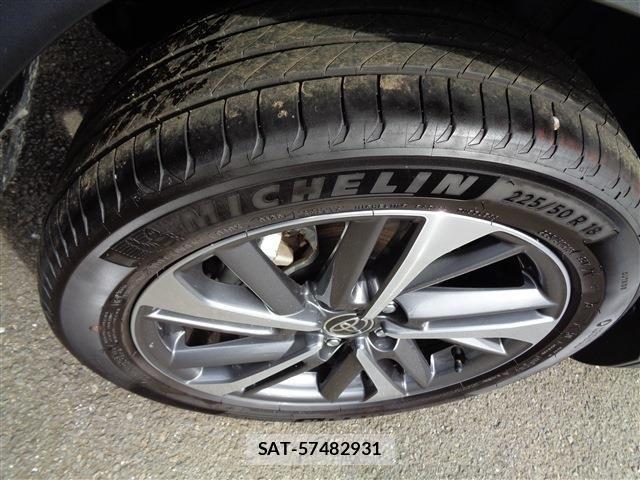 Toyota COROLLA CROSS 2025-04 8870671-8