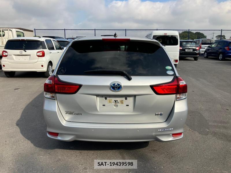 Toyota COROLLA FIELDER 2018 1277461-4