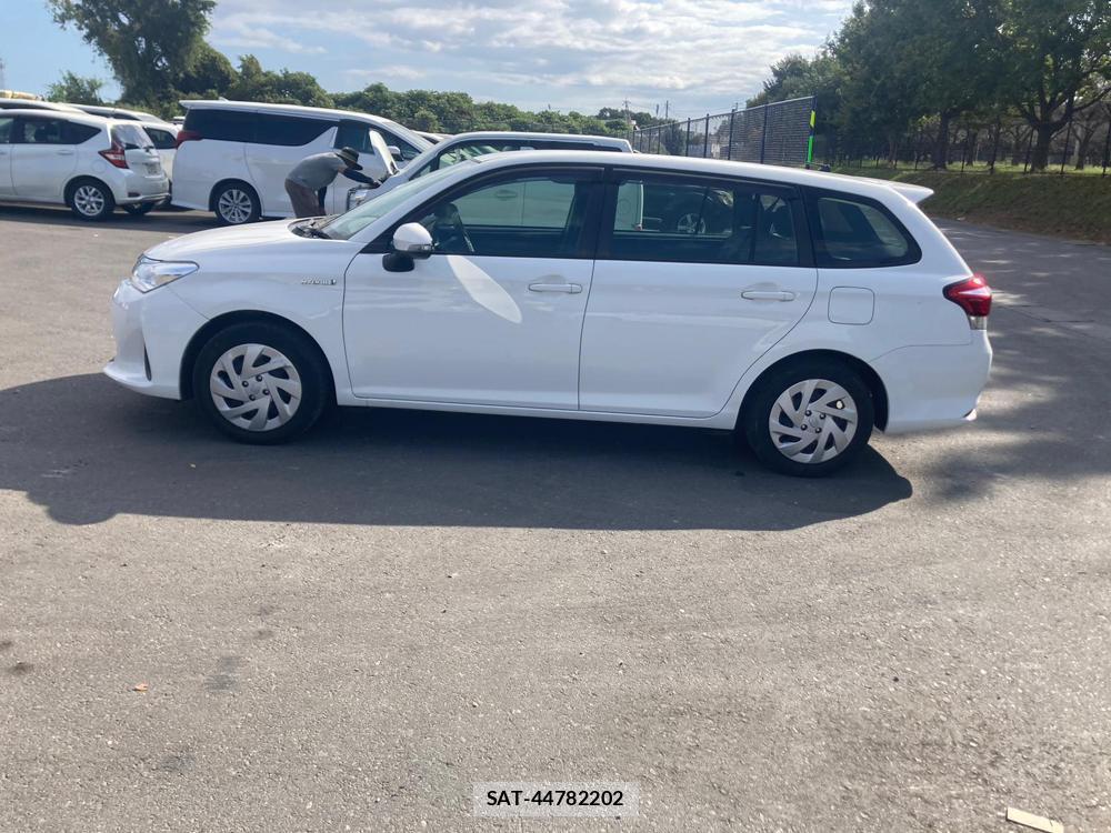 Toyota COROLLA FIELDER 2018 1298863-1