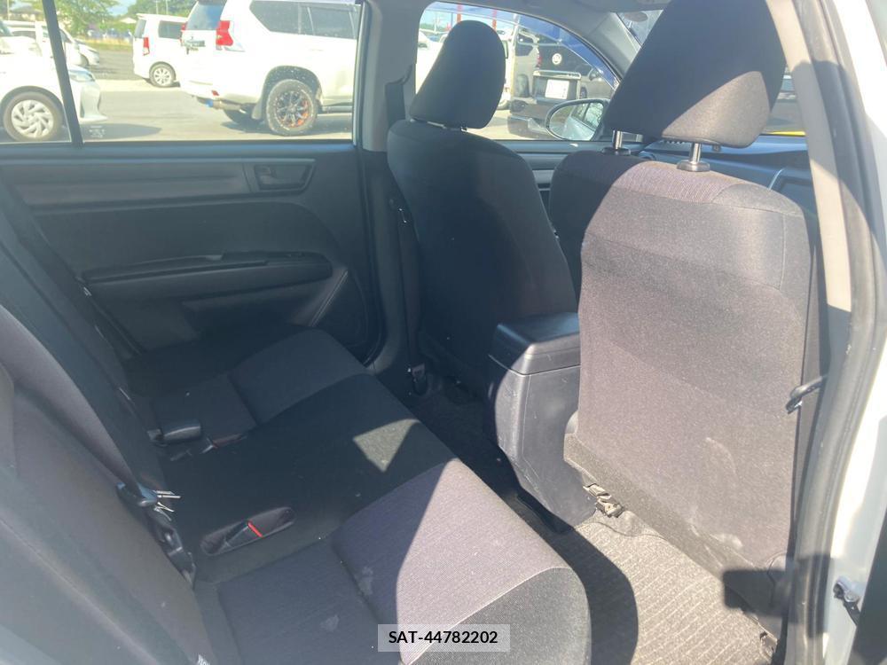 Toyota COROLLA FIELDER 2018 1298863-8