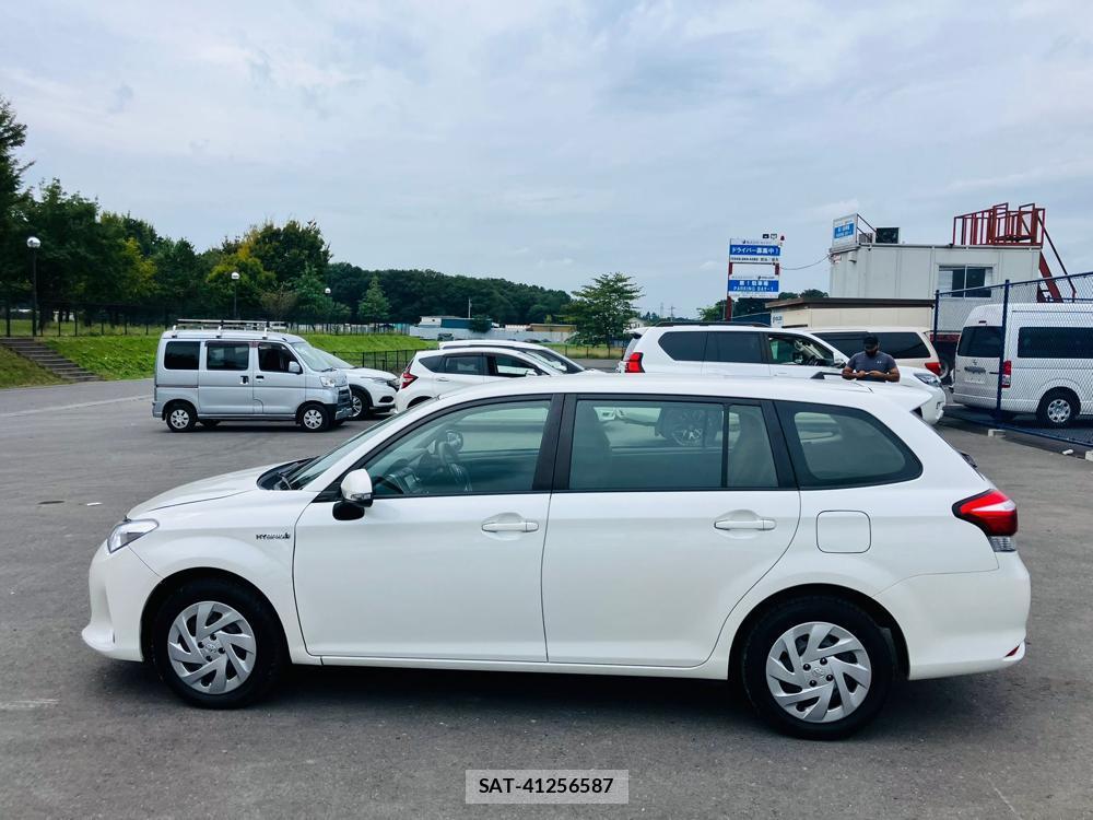 Toyota COROLLA FIELDER 2019 1300110-1