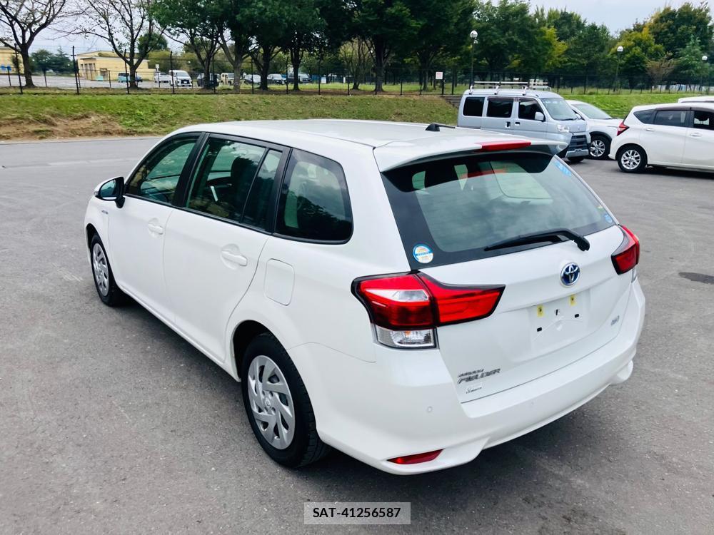 Toyota COROLLA FIELDER 2019 1300110-2
