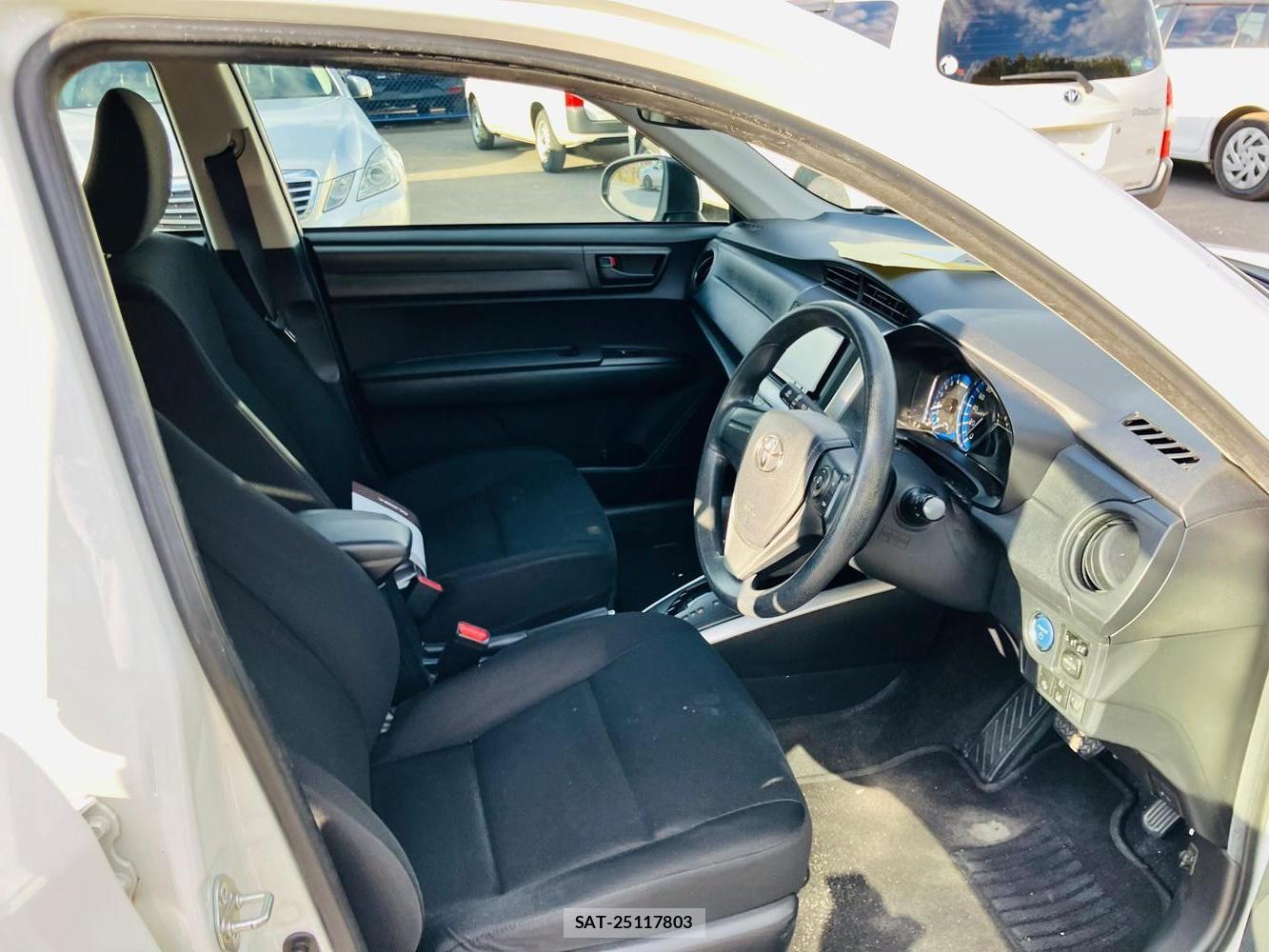 Toyota COROLLA FIELDER 2019 1334551-11