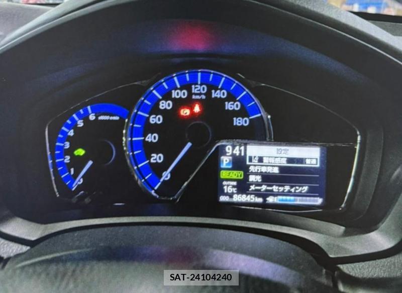 Toyota COROLLA FIELDER 2018 1367378-5