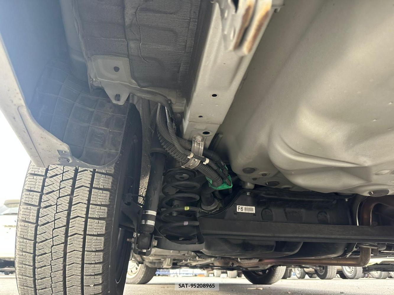 Toyota COROLLA FIELDER 2019-11 1632194-35
