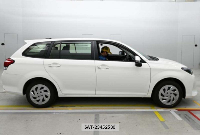 Toyota COROLLA FIELDER 2025-02 5852491-2