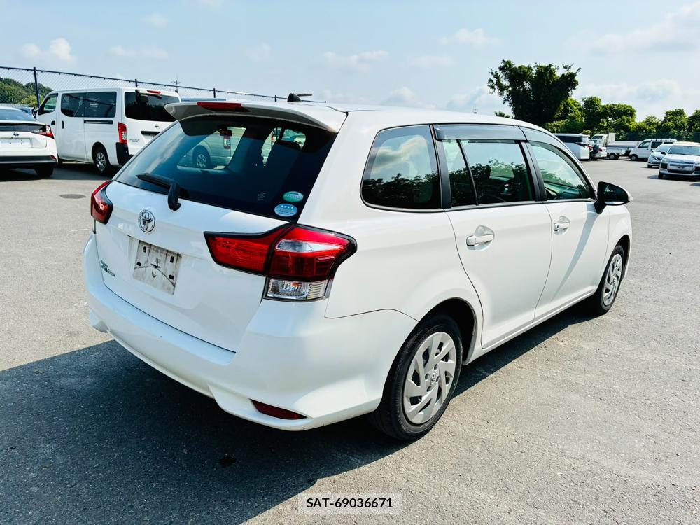 Toyota COROLLA FIELDER 2019 7308284-4