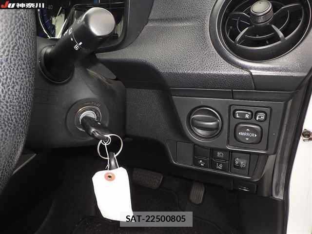 Toyota COROLLA FIELDER 2019-06 8056486-7