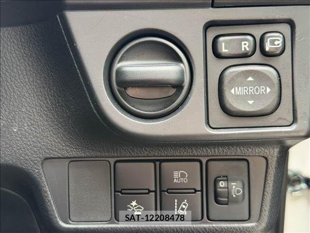 Toyota COROLLA FIELDER 2018-01 8098563-3