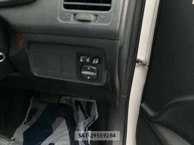 Toyota COROLLA FIELDER 2011-08 8206940-11