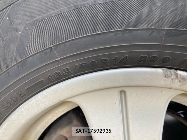 Toyota COROLLA FIELDER 2005-03 8229338-7