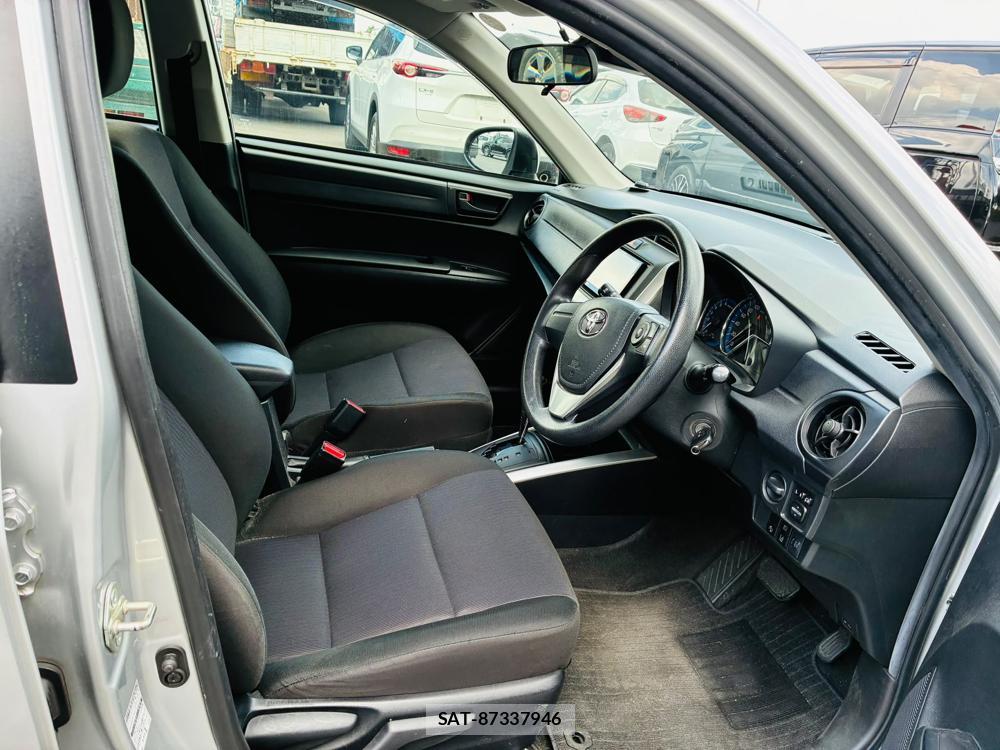 Toyota COROLLA FIELDER 2019-03 8298899-11