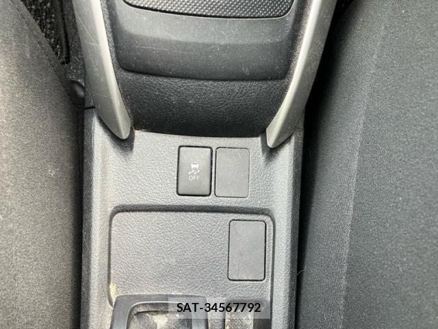 Toyota COROLLA FIELDER 2013-10 8658479-16