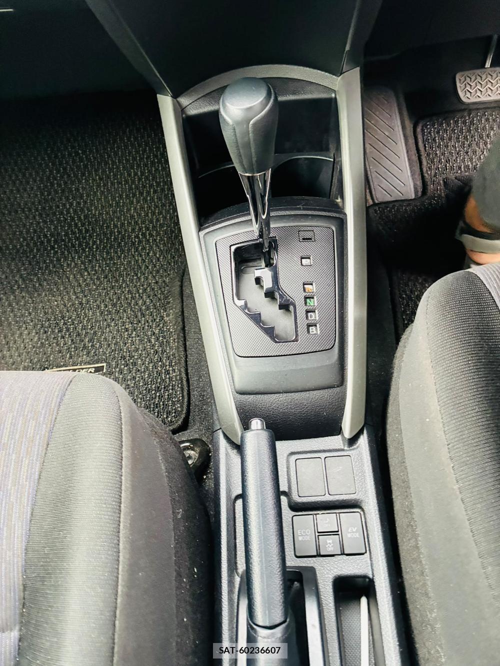 Toyota COROLLA FIELDER 2019-08 8656634-21