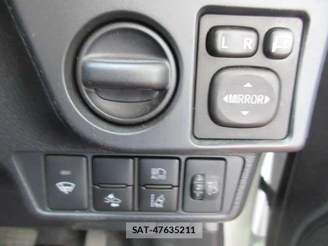 Toyota COROLLA FIELDER 2018-04 7057970-4