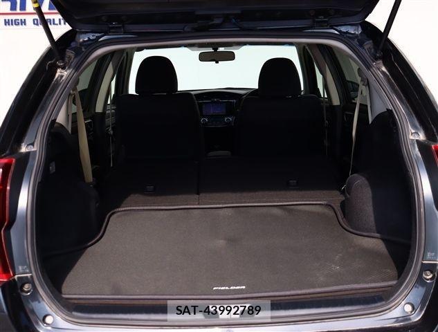 Toyota COROLLA FIELDER 2014-08 1608572-7