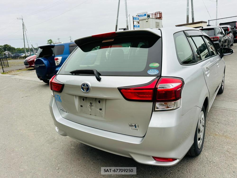 Toyota COROLLA FIELDER 2019 6935492-4