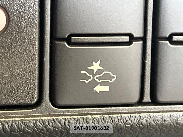 Toyota COROLLA FIELDER 2017-03 8158188-3