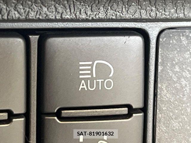 Toyota COROLLA FIELDER 2017-03 8158188-6