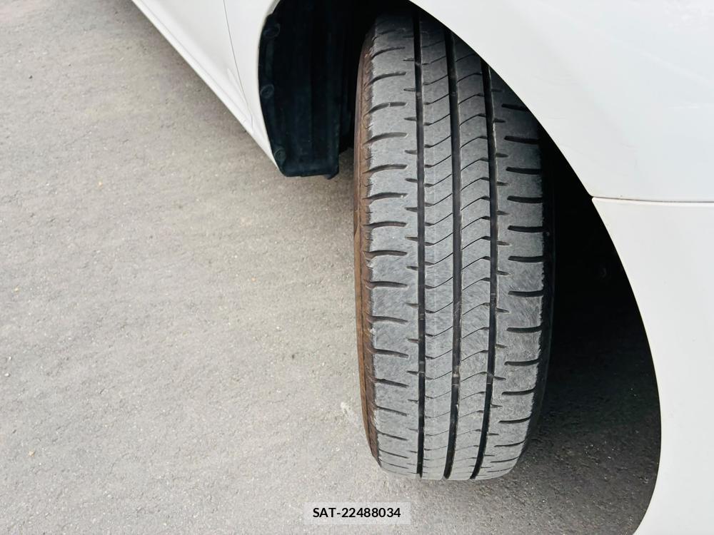 Toyota COROLLA FIELDER 2019-08 8252227-32