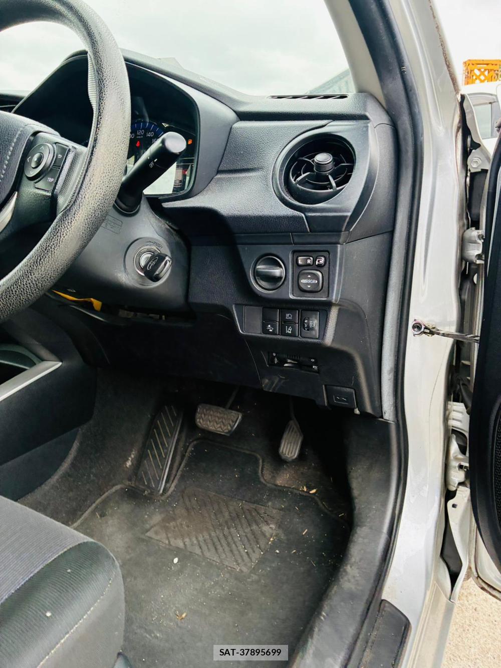 Toyota COROLLA FIELDER 2019-07 8590877-16