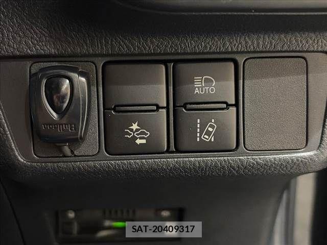 Toyota COROLLA FIELDER 2017-10 8626219-7
