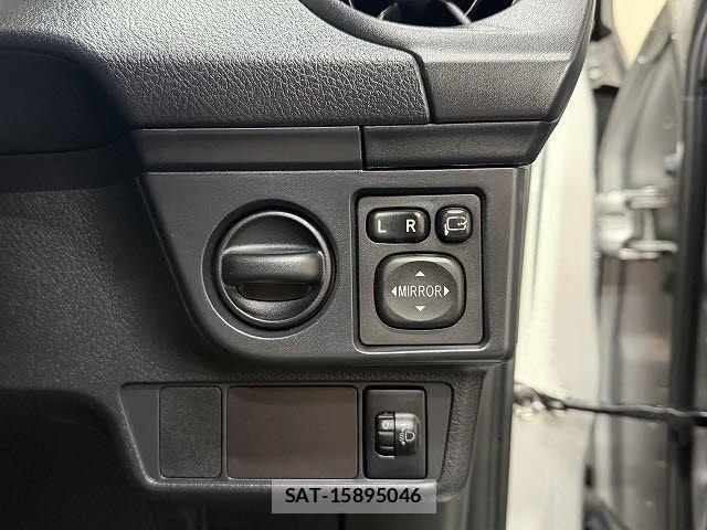 Toyota COROLLA FIELDER 2017-09 8658494-16