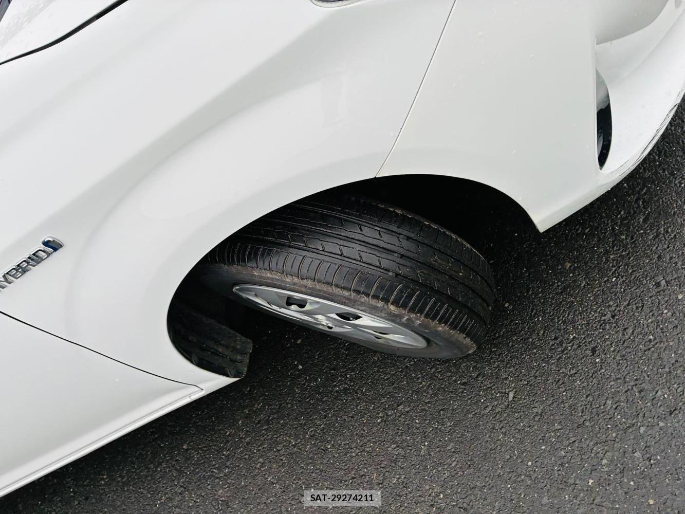 Toyota COROLLA FIELDER 2019-04 8590880-31