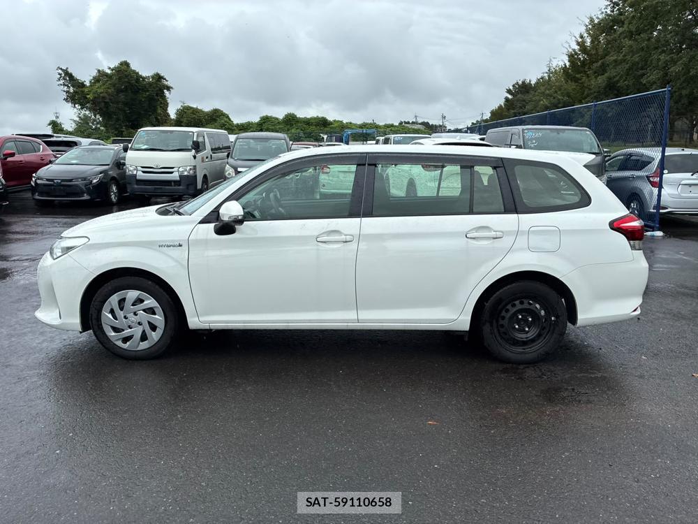 Toyota COROLLA FIELDER 2020/08 8767004-1