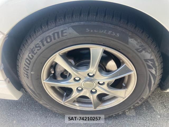 Toyota COROLLA RUMION 2010-11 7216406-7