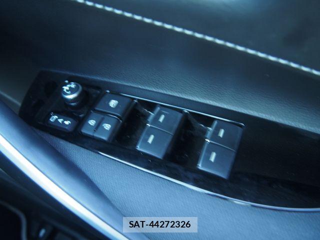 Toyota COROLLA SEDAN 2024-08 1585038-13