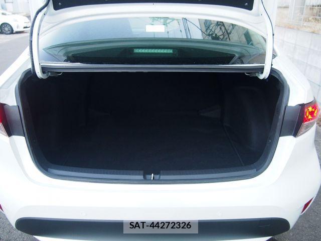 Toyota COROLLA SEDAN 2024-08 1585038-7
