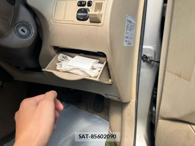 Toyota COROLLA SEDAN 2005-03 6670910-11