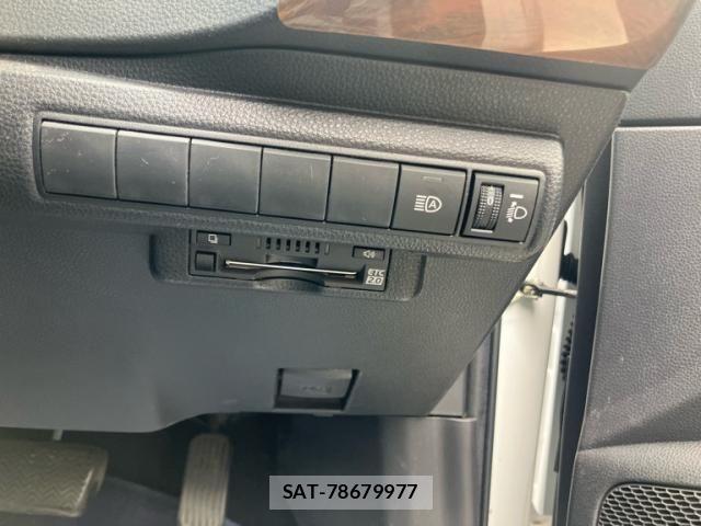 Toyota COROLLA SEDAN 2024-05 7057994-16