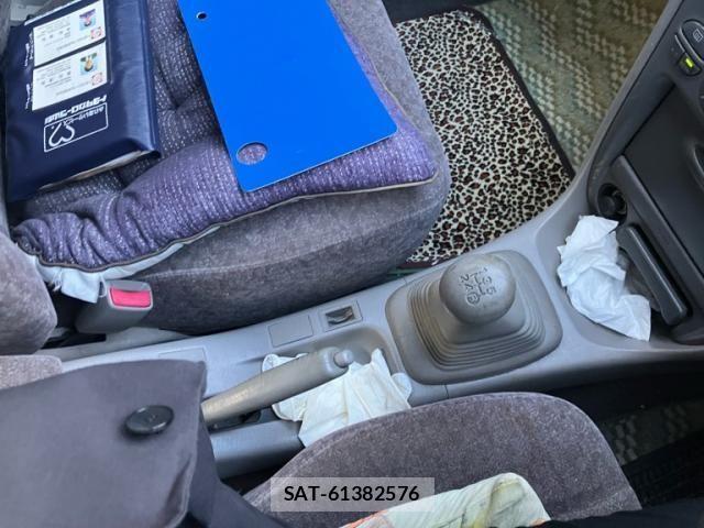 Toyota COROLLA SEDAN 1999-07 7216399-11