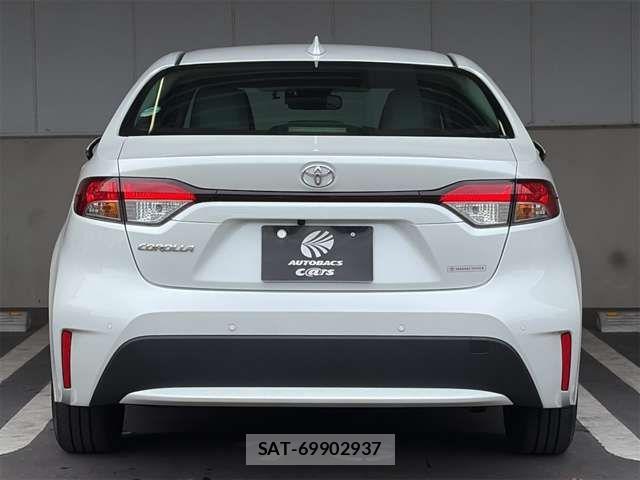 Toyota COROLLA SEDAN 2022-05 7216411-19
