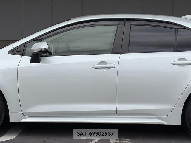 Toyota COROLLA SEDAN 2022-05 7216411-25