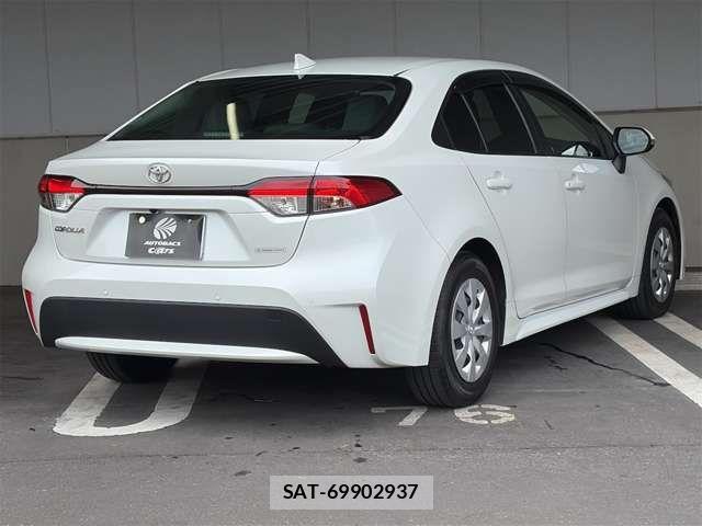 Toyota COROLLA SEDAN 2022-05 7216411-2