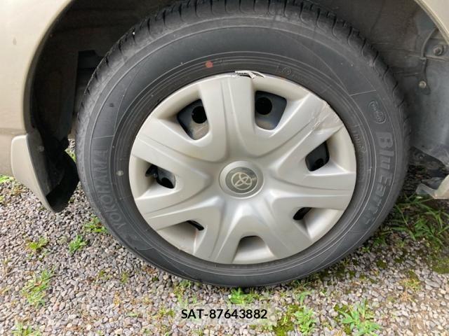 Toyota COROLLA SEDAN 2004-03 7357230-6
