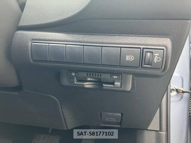 Toyota COROLLA SEDAN 2019-10 7722074-9