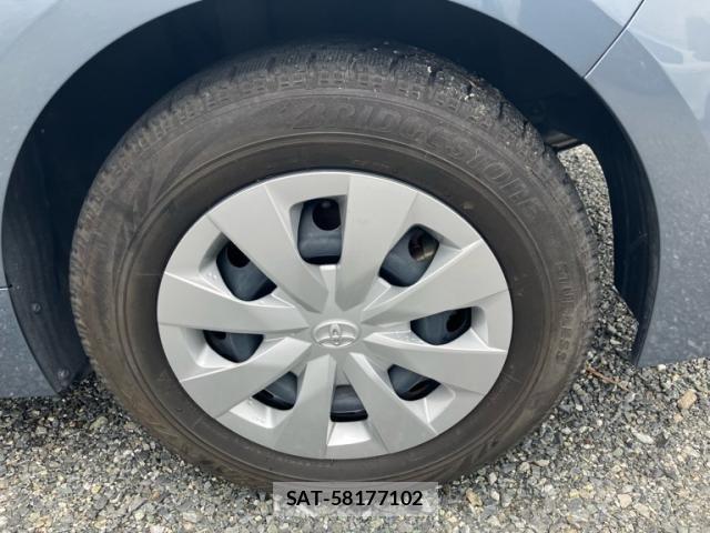 Toyota COROLLA SEDAN 2019-10 7722074-4