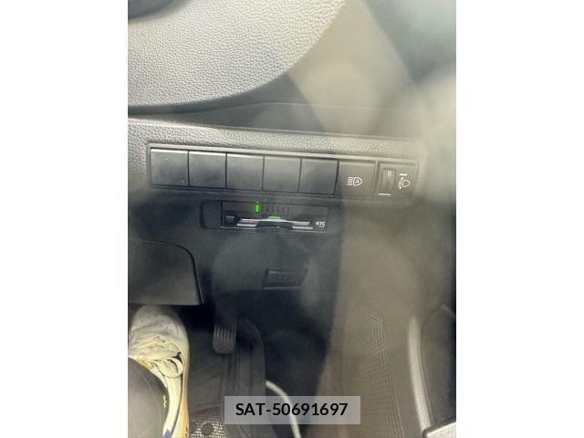 Toyota COROLLA SEDAN 2019-09 7722073-16