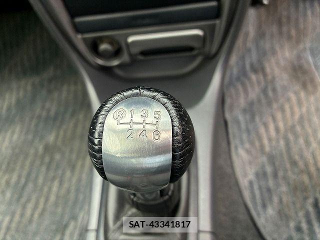 Toyota COROLLA SEDAN 1997-10 8206950-17