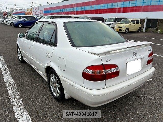 Toyota COROLLA SEDAN 1997-10 8206950-2