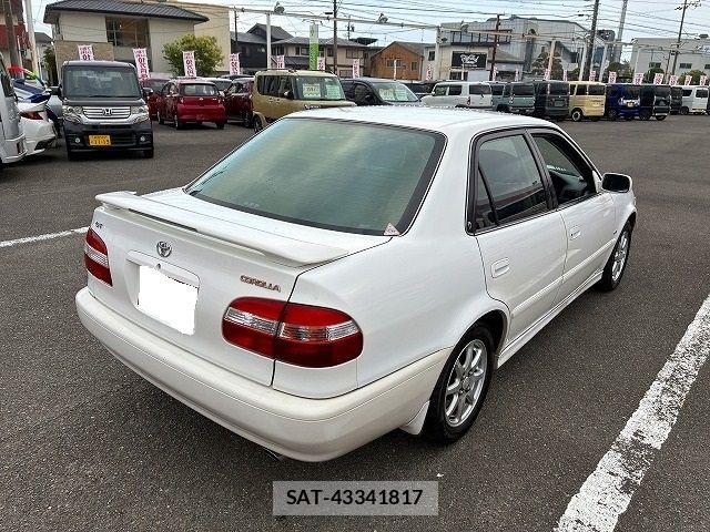Toyota COROLLA SEDAN 1997-10 8206950-5