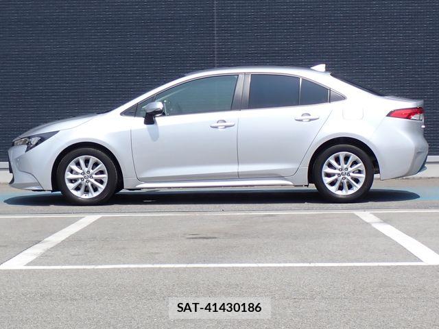 Toyota COROLLA SEDAN 2022-02 8795558-19