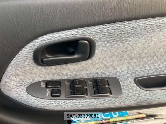 Toyota COROLLA SEDAN 1994-03 8828329-13