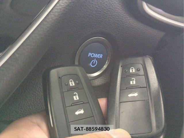 Toyota COROLLA SEDAN 2019-09 8828330-12