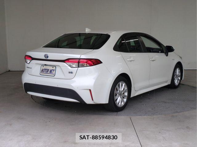 Toyota COROLLA SEDAN 2019-09 8828330-1